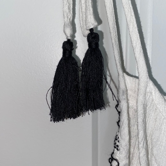 Forever 21 summer/spring tank top. Size M. - Picture 4 of 4